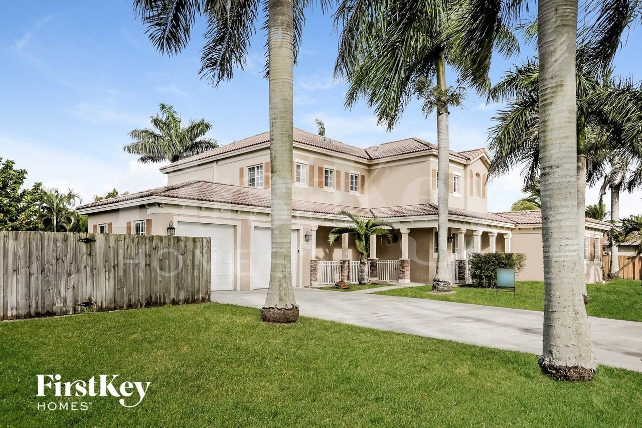 32152 Swcourt - Photo 2 of 15