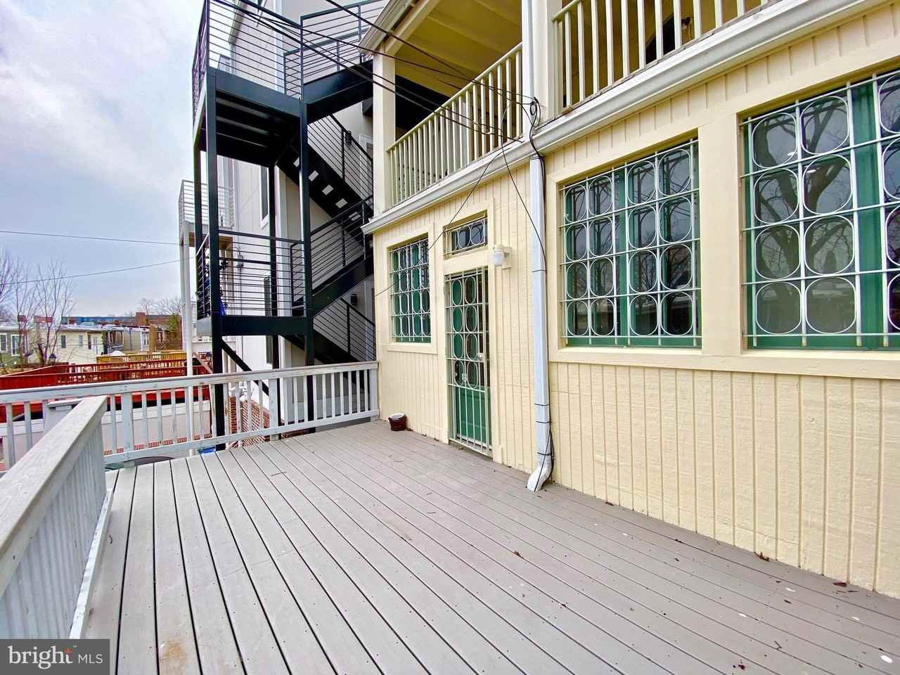 140 Bryant St Nw - Photo 3 of 33