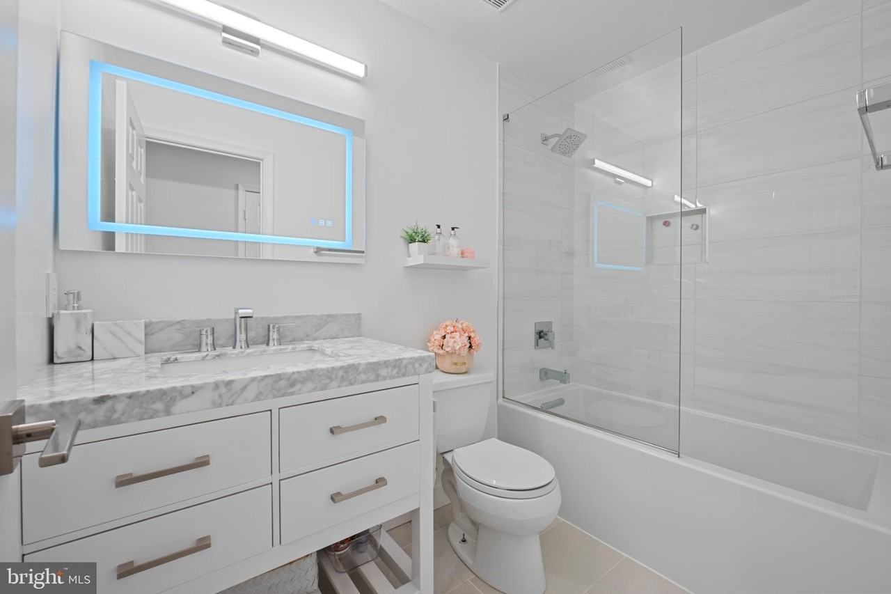 4311 Massachusetts Ave Nw - Photo 5 of 30