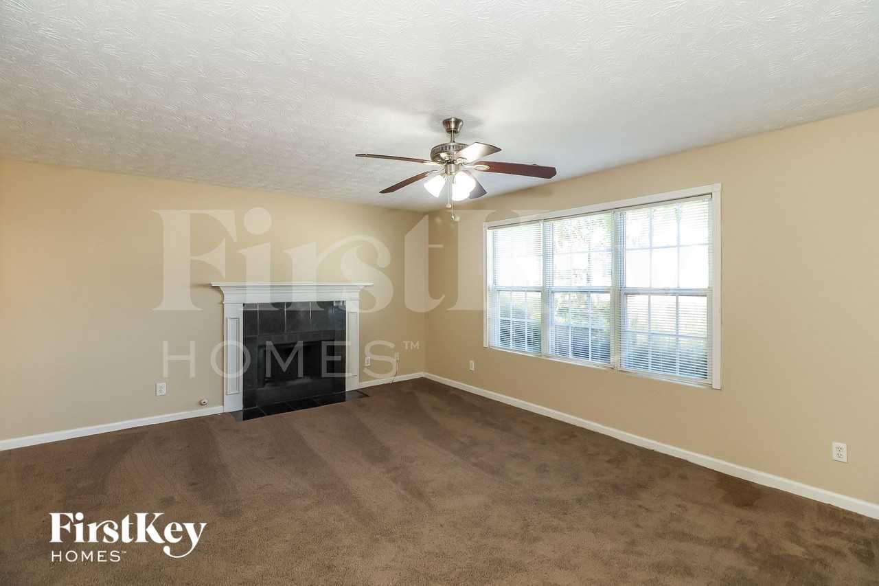 3155 Sentinel Pkwy - Photo 3 of 15