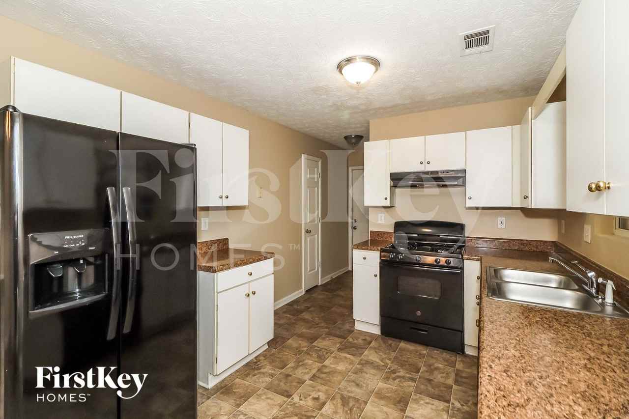 3155 Sentinel Pkwy - Photo 5 of 15