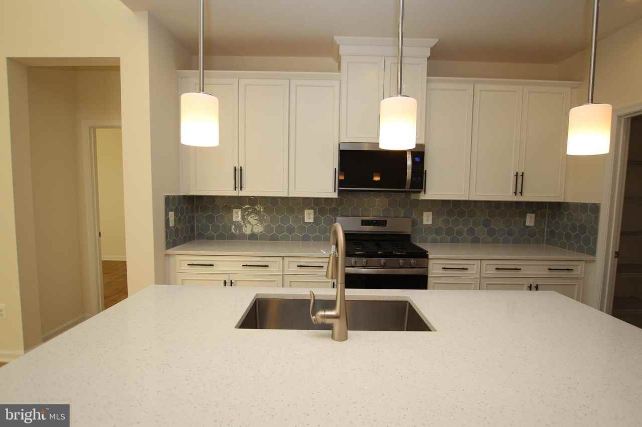 390 Scranton Ln - Photo 4 of 14