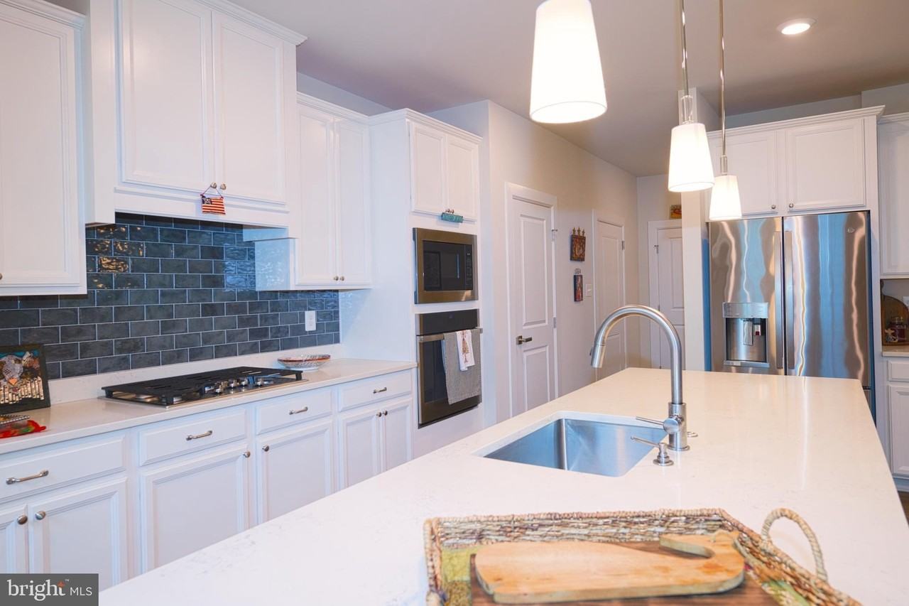 33173 Ponte Vecchio Plz - Photo 5 of 19