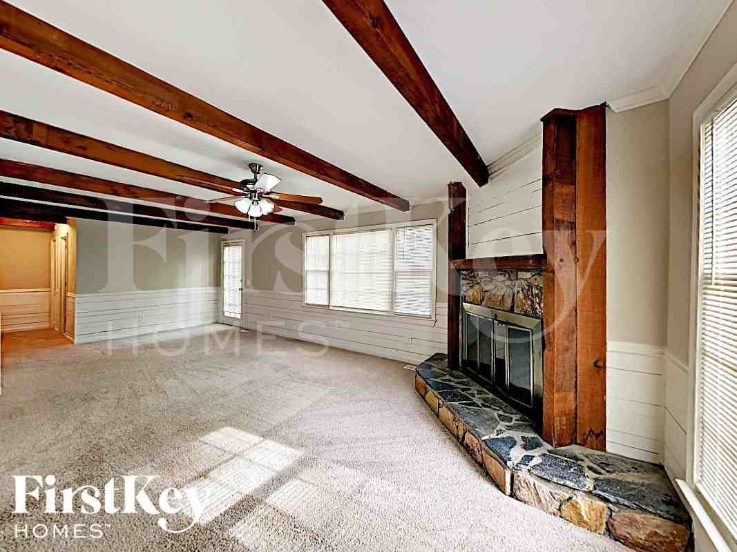 2765 Rock Creek Dr Sw - Photo 4 of 18