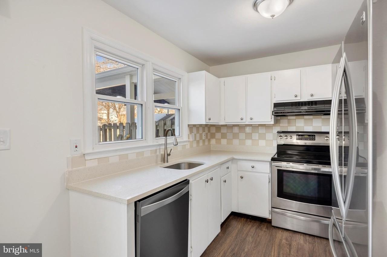 7662 Sherlock Ct - Photo 4 of 32