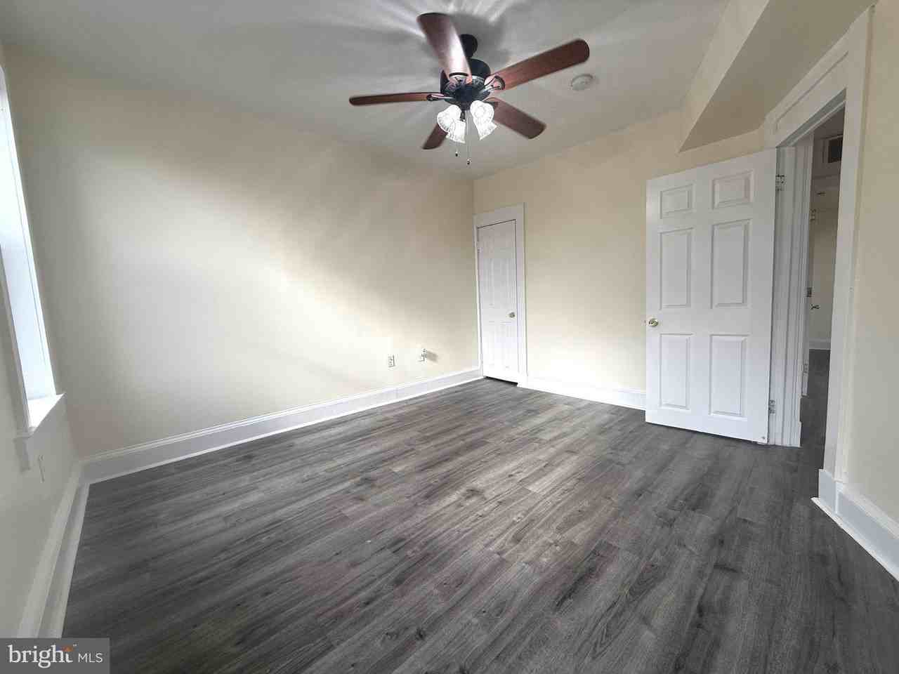 720 Springfield Ave - Photo 4 of 50