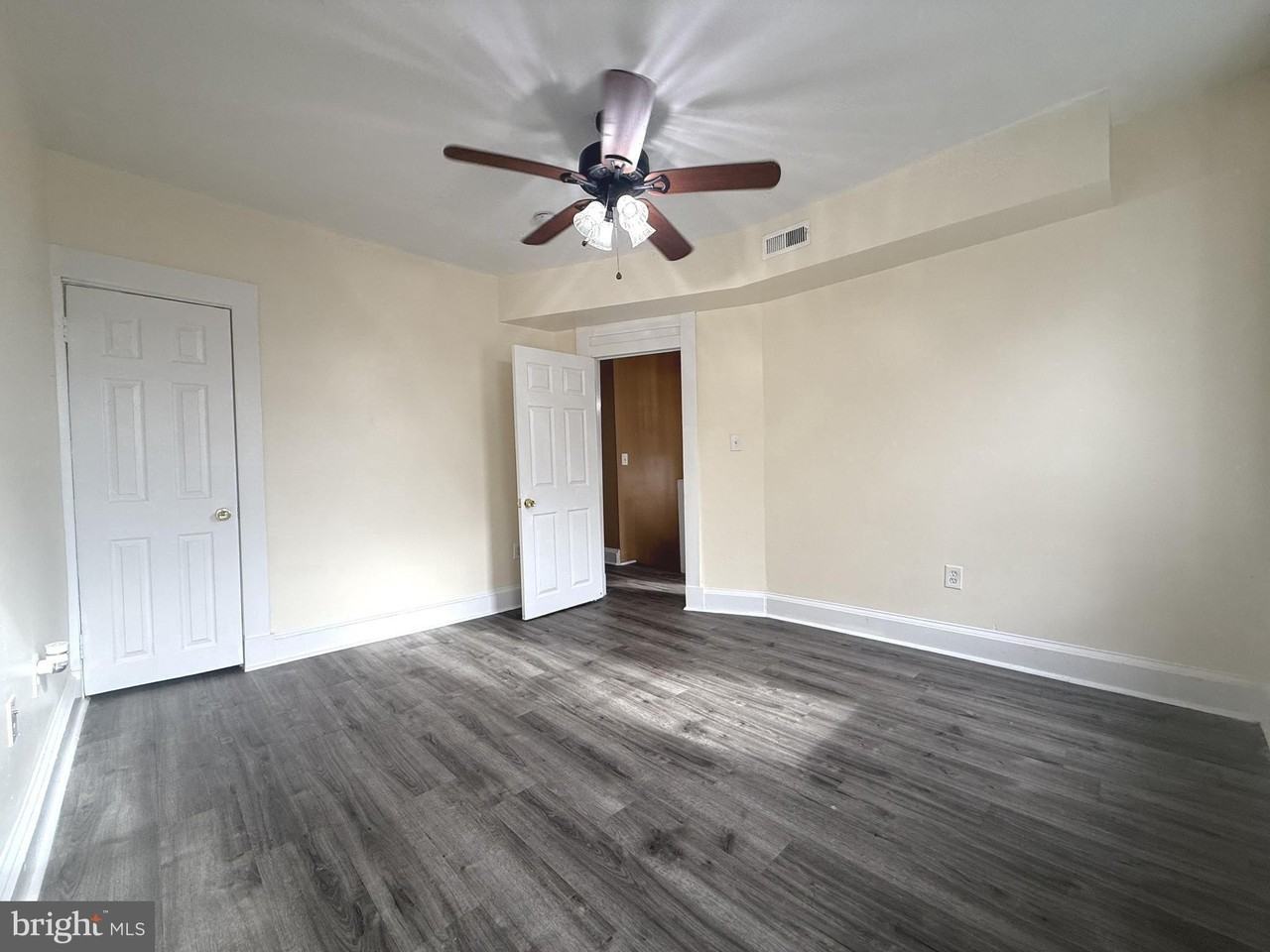 720 Springfield Ave - Photo 5 of 50