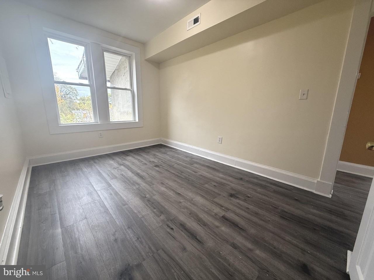 720 Springfield Ave - Photo 7 of 50