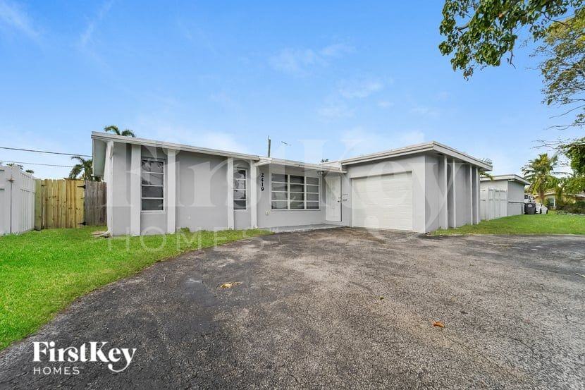 2419 Nw 87th Ln - Photo 2 of 15