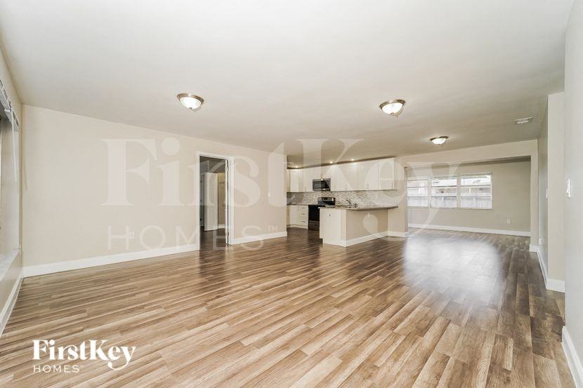 2419 Nw 87th Ln - Photo 3 of 15