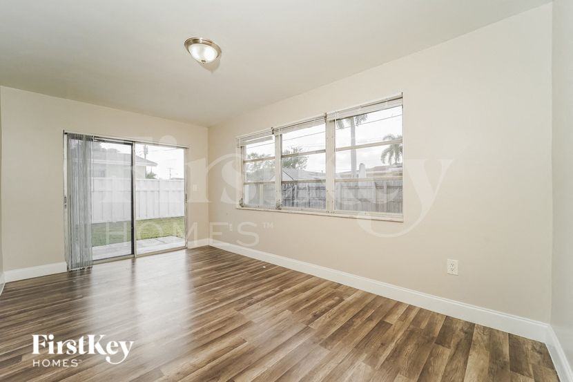 2419 Nw 87th Ln - Photo 6 of 15