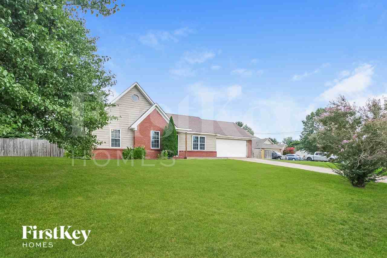 234 Oxford Dr - Photo 2 of 16