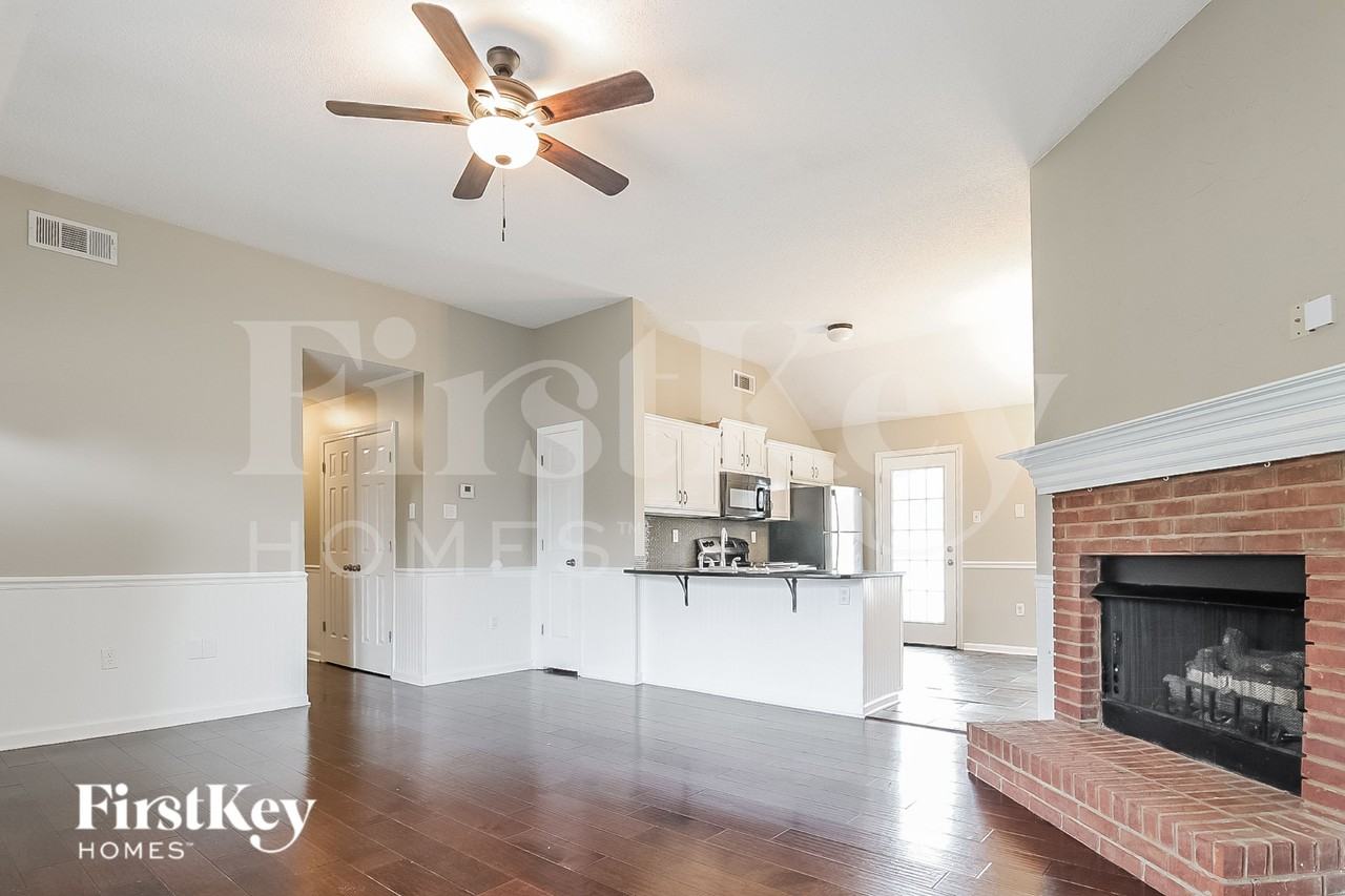 234 Oxford Dr - Photo 5 of 16