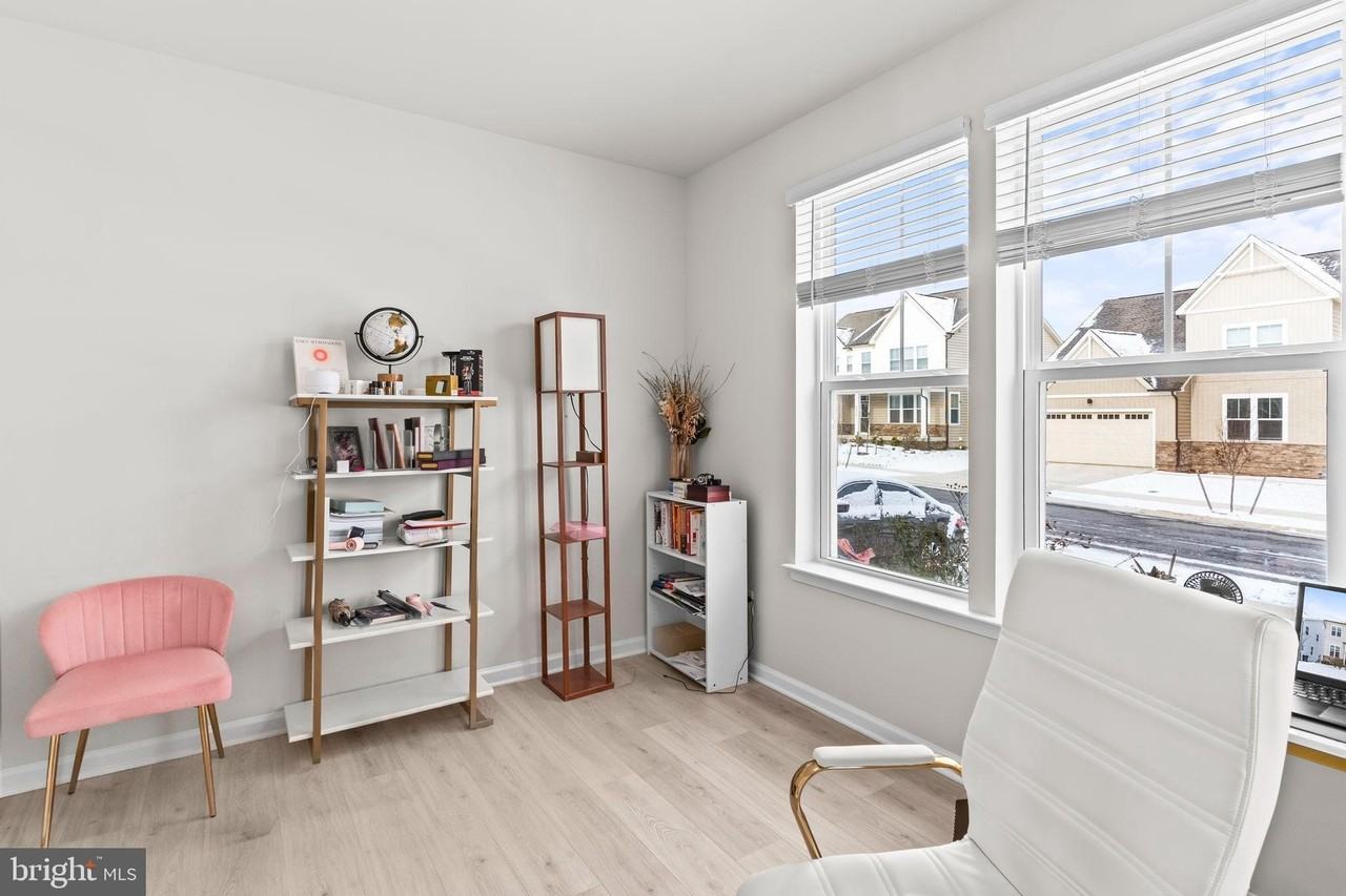 9859 Selkie Ln - Photo 6 of 47