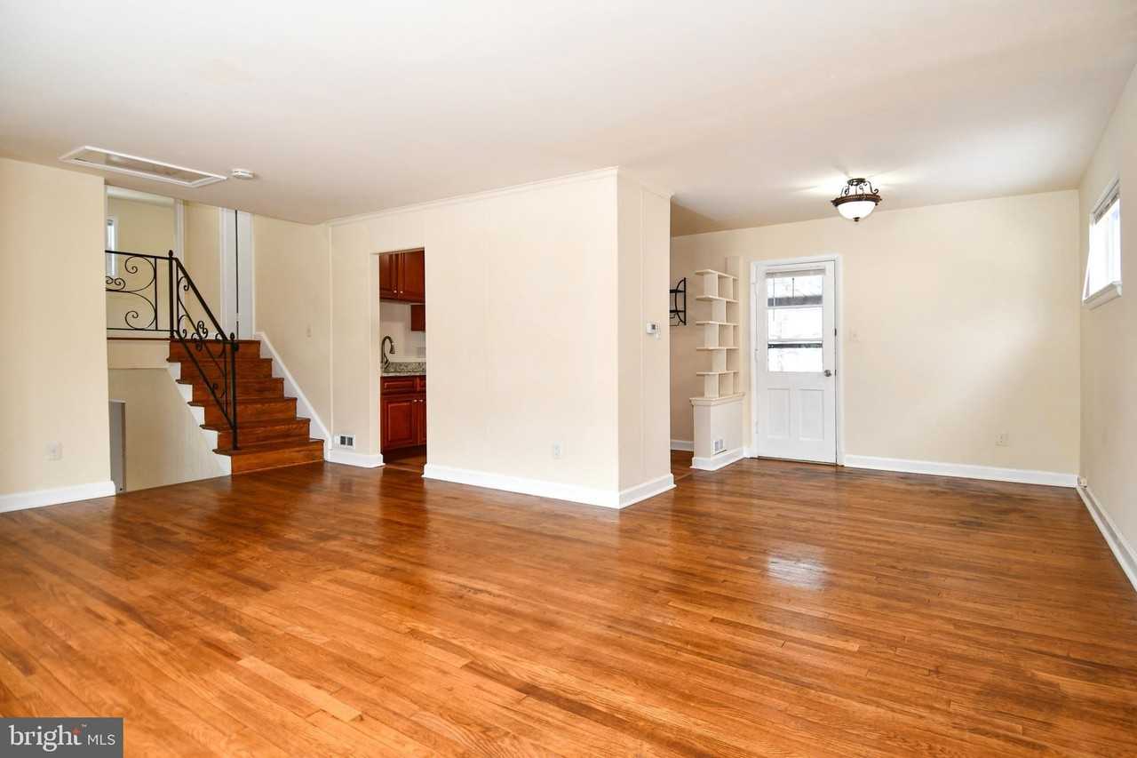 10304 Inwood Ave - Photo 2 of 24