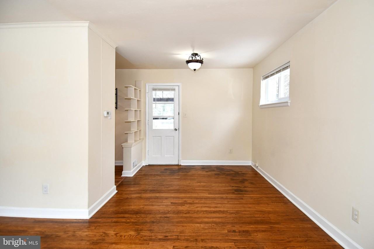 10304 Inwood Ave - Photo 5 of 24