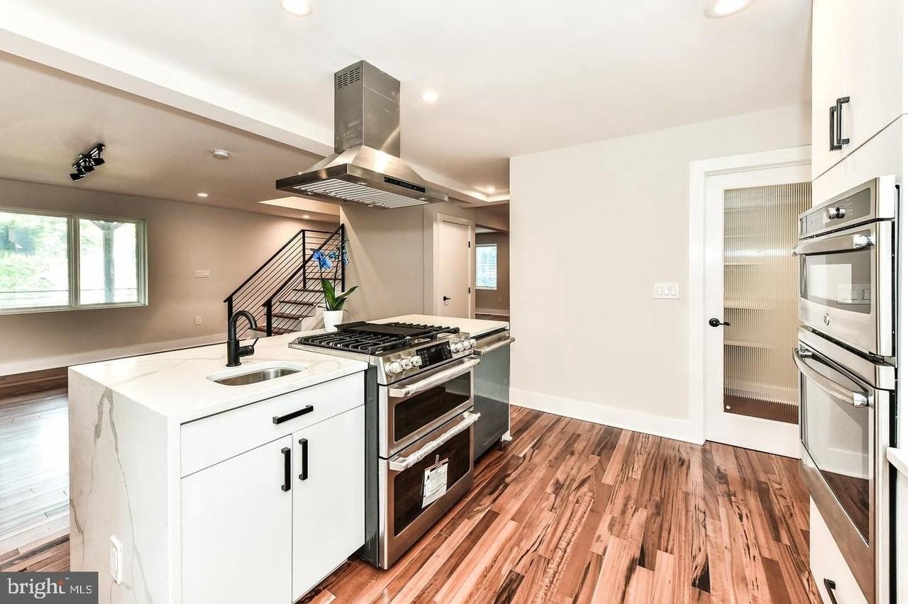 5311 Roosevelt St - Photo 3 of 18