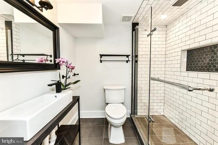 5311 Roosevelt St - Photo 6 of 18