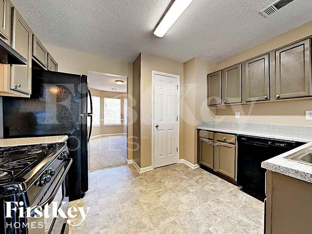 164 Penny Ln - Photo 4 of 16