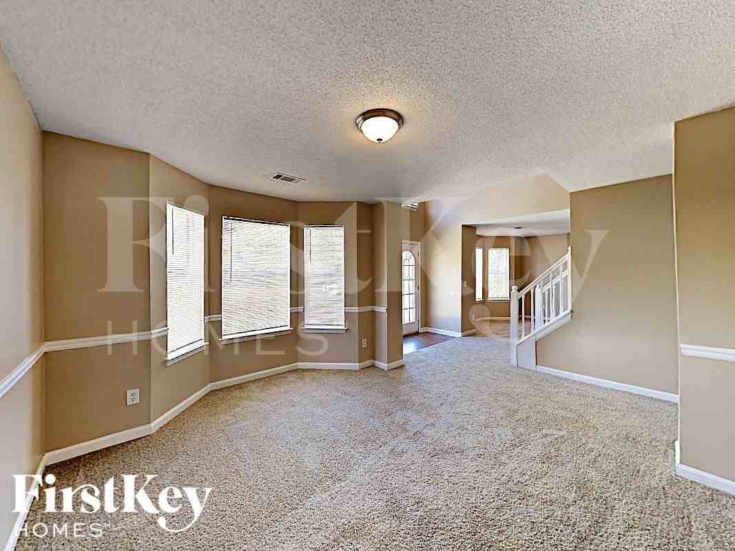 164 Penny Ln - Photo 5 of 16