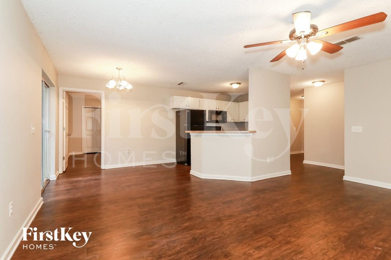 14905 Se 25th Pl - Photo 5 of 15