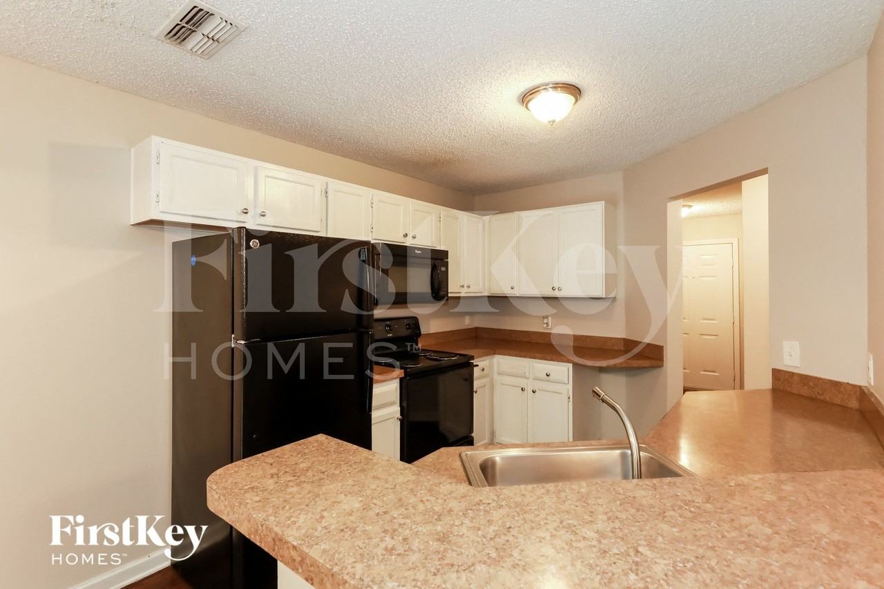 14905 Se 25th Pl - Photo 7 of 15