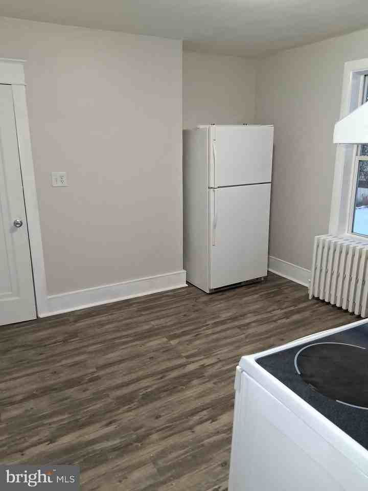 223 S Grand St Unit 2 #2 - Photo 4 of 10