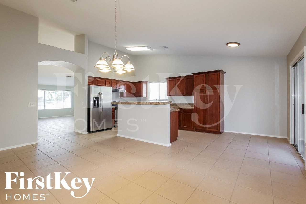 14391 W Carlin Dr - Photo 5 of 14