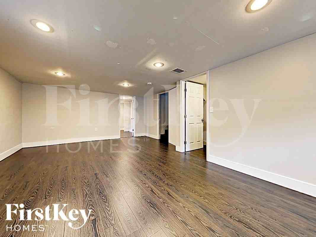 1315 Nestreet - Photo 7 of 17