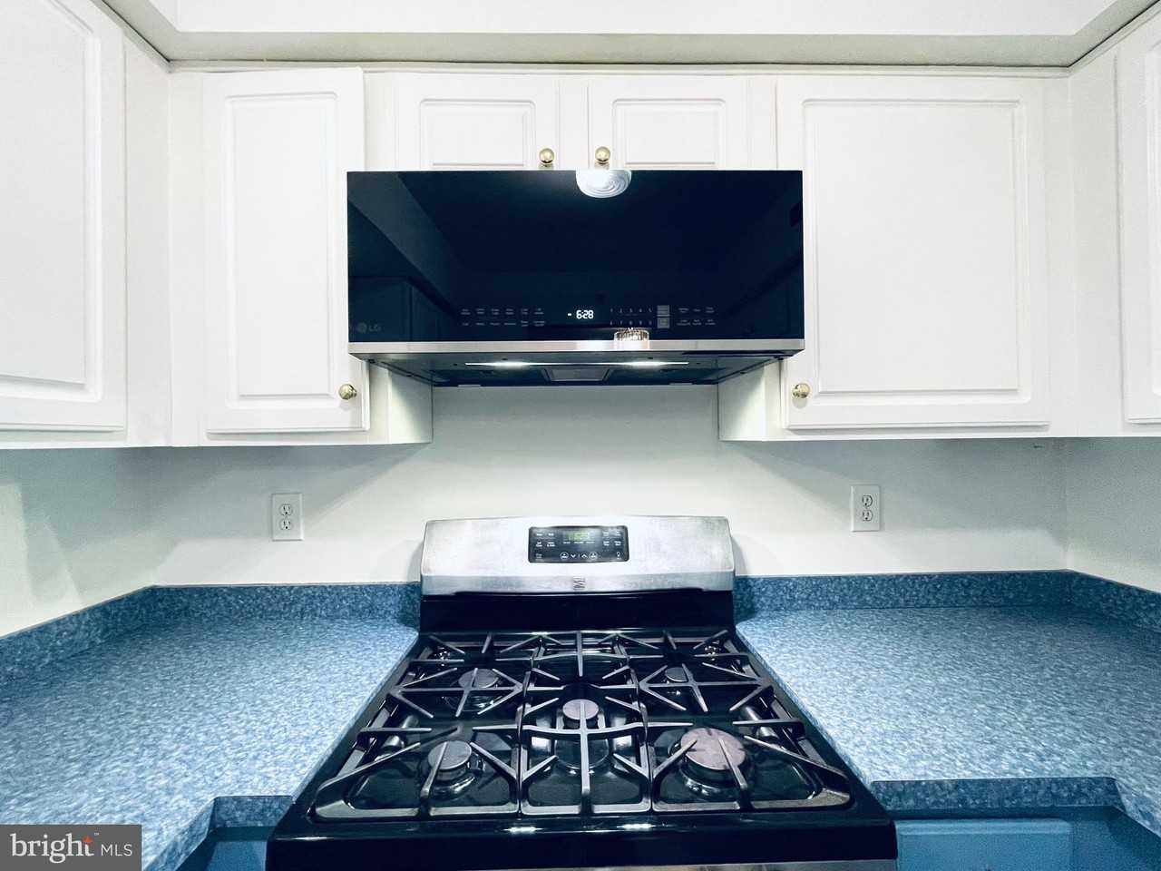 3005 Creekside Ct Unit 43 #43 - Photo 4 of 24