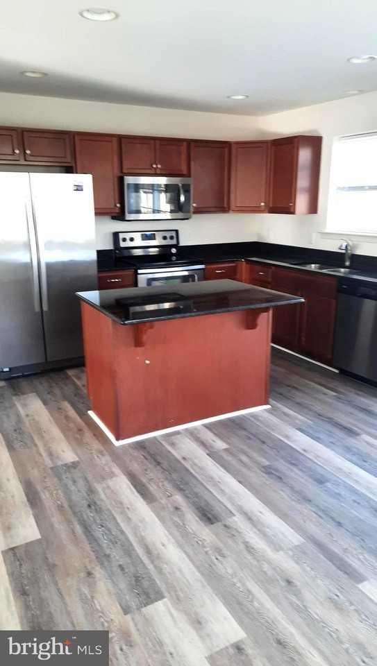 815 Schooner Ln - Photo 2 of 15