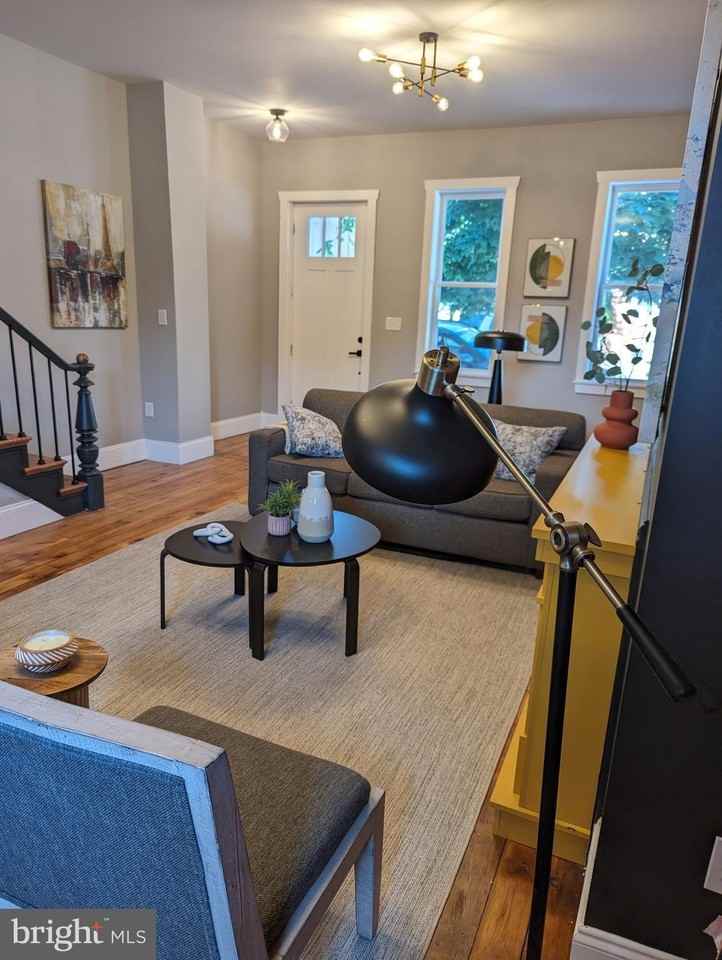 827 N Queen St - Photo 4 of 38