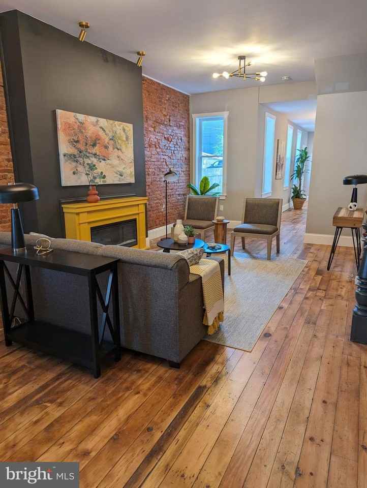 827 N Queen St - Photo 5 of 38