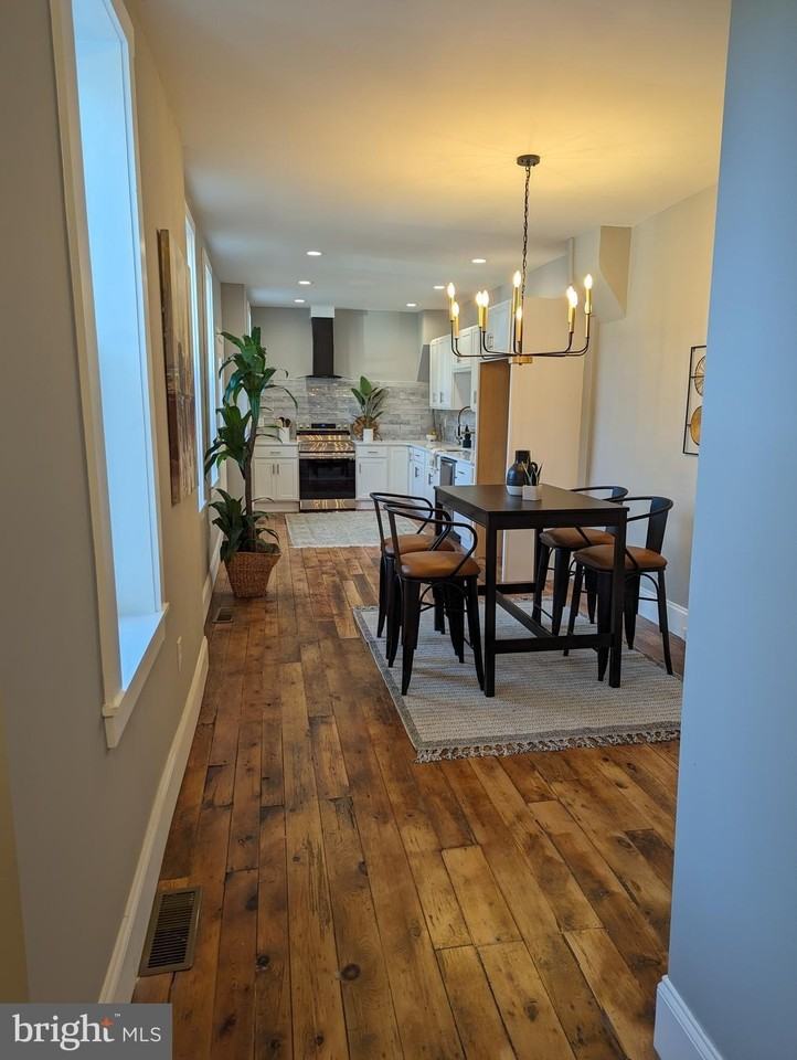 827 N Queen St - Photo 7 of 38