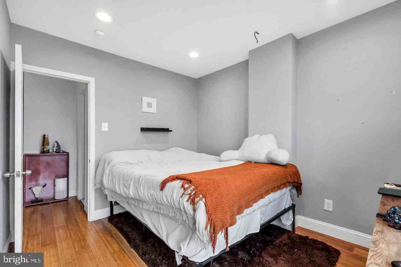 1833 E Albert St - Photo 7 of 13