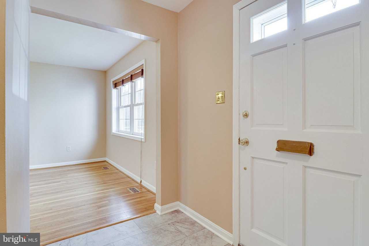 3227 Dunster Ct - Photo 4 of 30