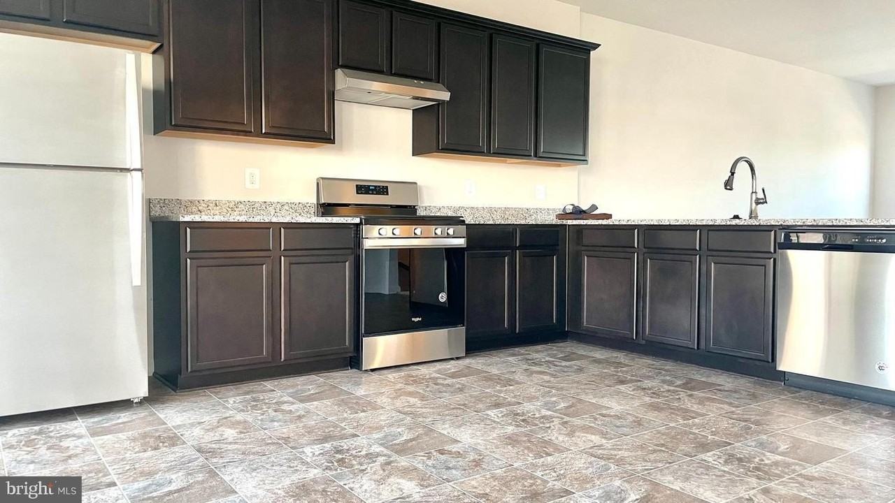 306 Starry Way Dr - Photo 3 of 9