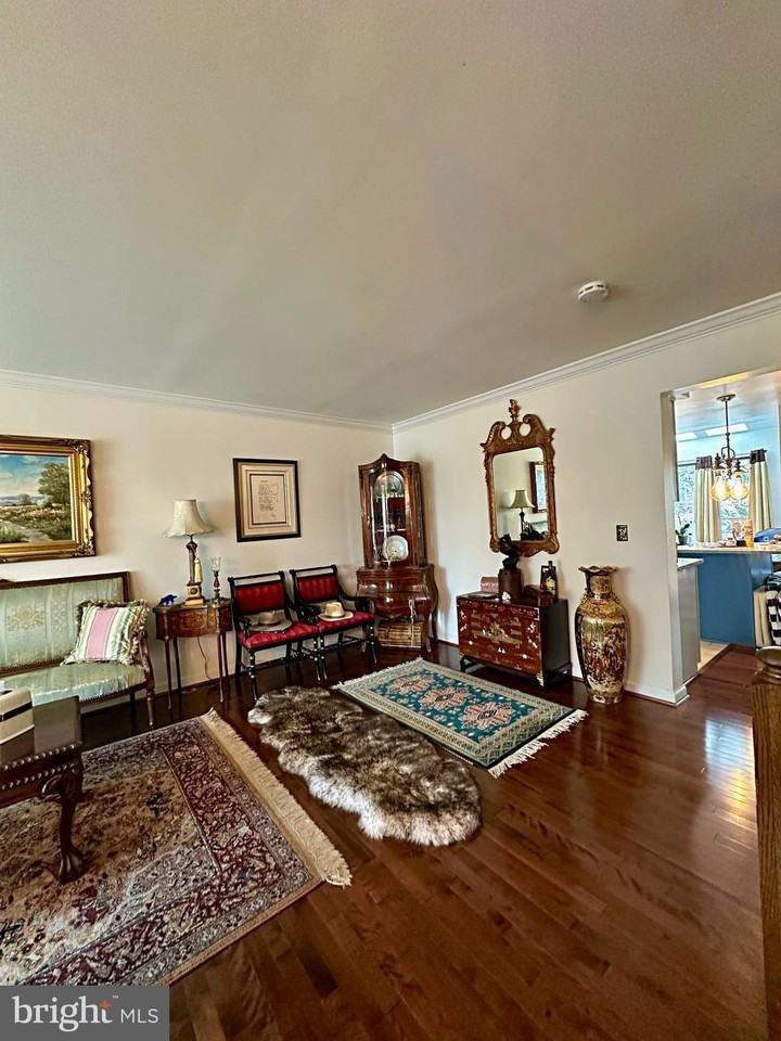 6046 Joust Ln - Photo 4 of 18