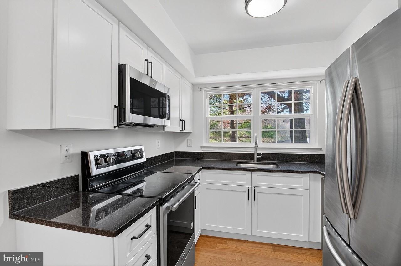 7753 Inversham Dr Apt 228 #228 - Photo 2 of 36