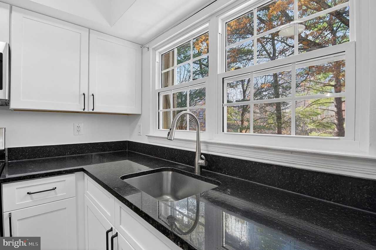 7753 Inversham Dr Apt 228 #228 - Photo 5 of 36