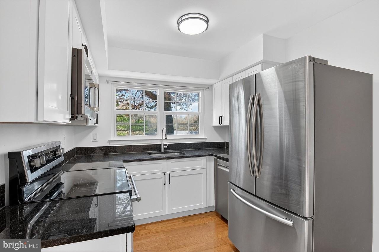 7753 Inversham Dr Apt 228 #228 - Photo 6 of 36