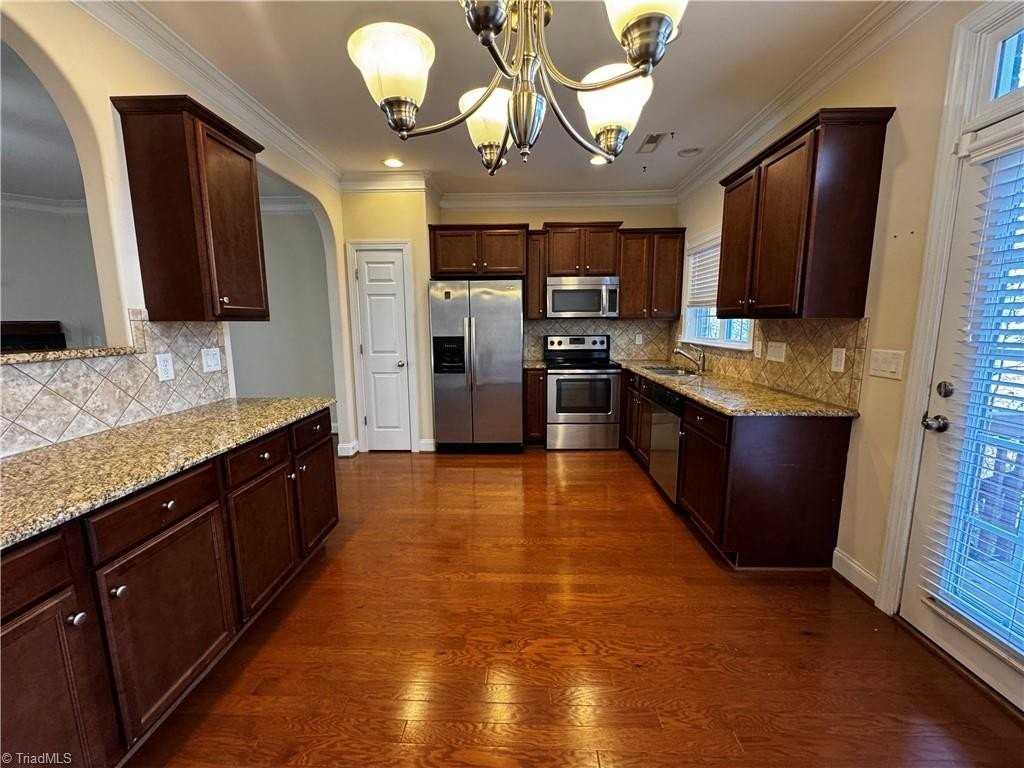 5042 Wyngate Village Dr - Photo 3 of 16