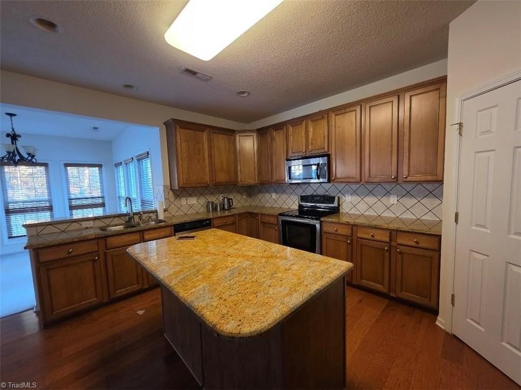 3821 Tonsley Pl - Photo 7 of 23