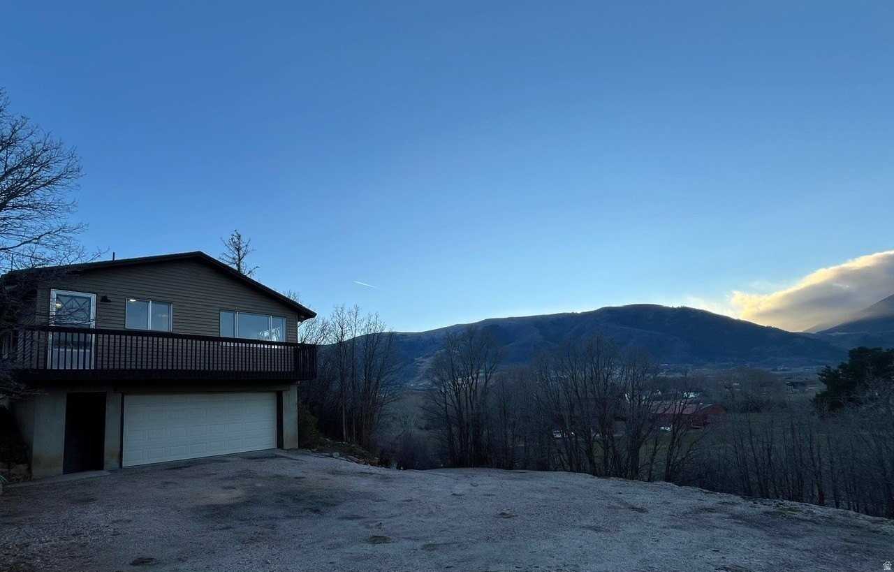 3784 N River Dr - Photo 2 of 22