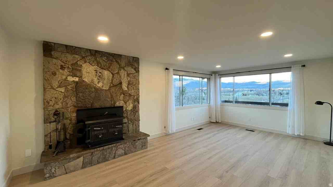 3784 N River Dr - Photo 3 of 22