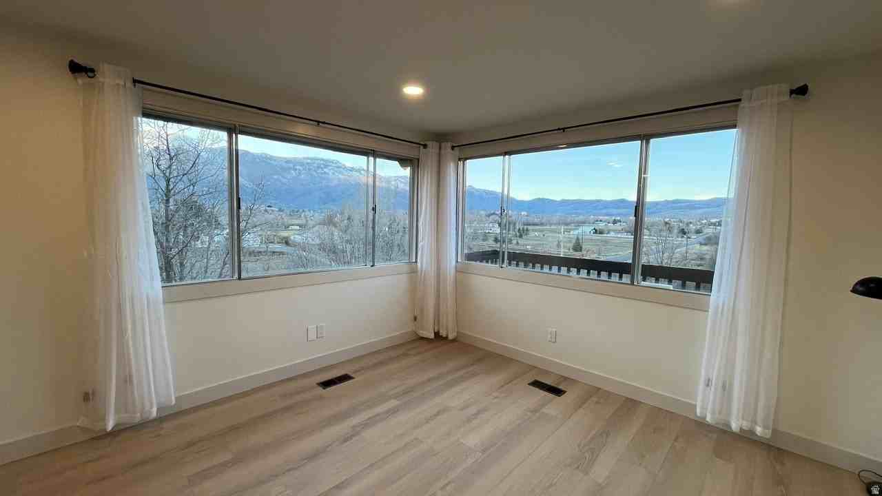 3784 N River Dr - Photo 4 of 22