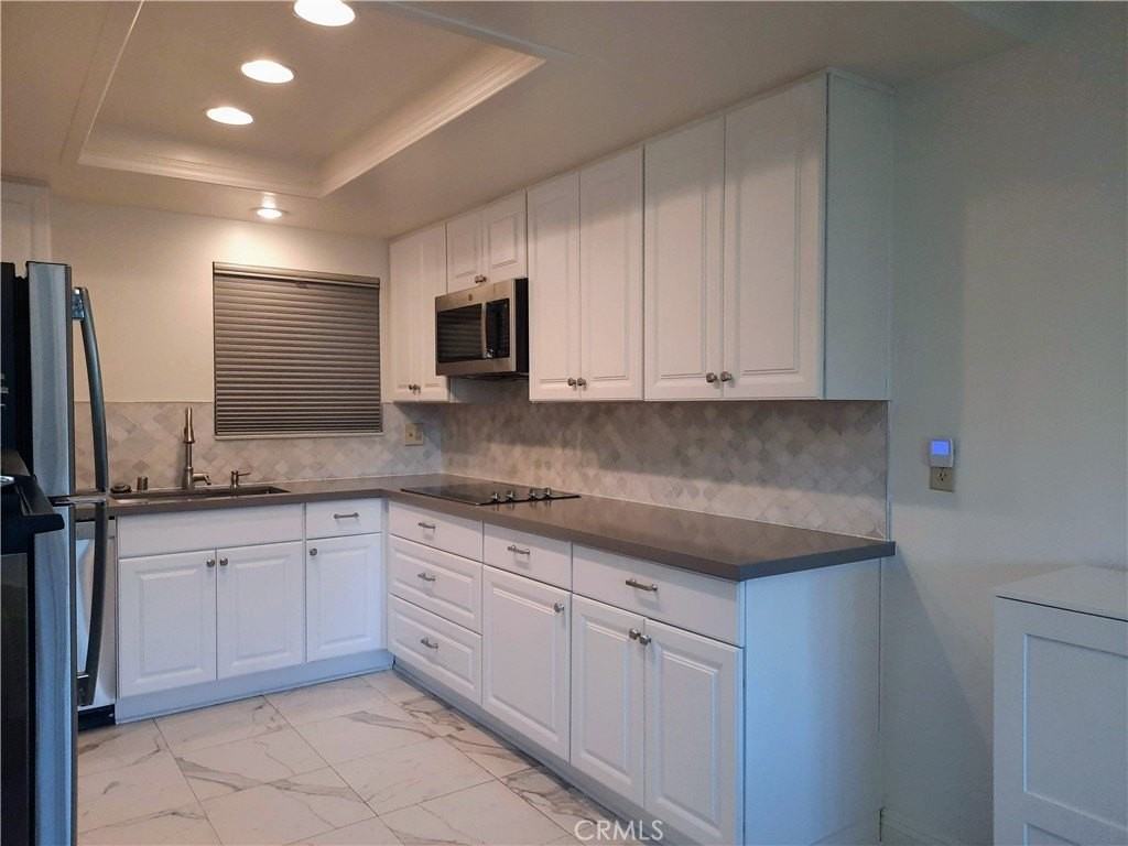 2117 Via Puerta #Q - Photo 7 of 17