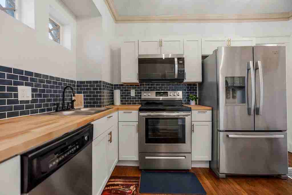 Flora Ave - Photo 6 of 36