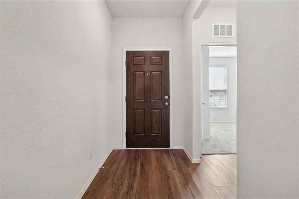 2100 Hummingbird St - Photo 3 of 26