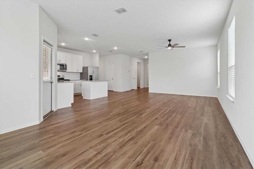 2100 Hummingbird St - Photo 6 of 26